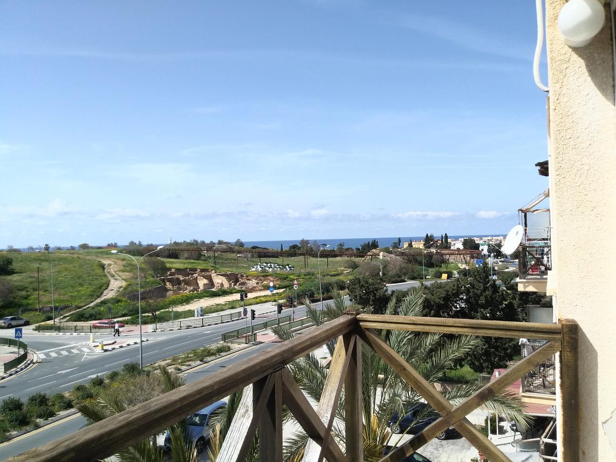 Adonis Apartment Paphos Exterior foto